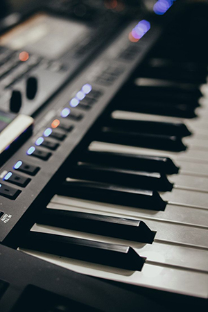 ·  MIDI音乐教室解决方案；

·  数字音乐教室解决方案；

·  电钢琴教学解决方案；

·  创作型音乐教学解决方案；