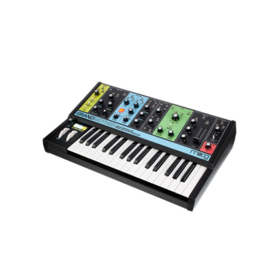 Moog Grandmother 祖母半模块化模拟合成器和步进音序器